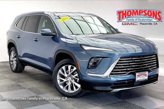 Used 2025 Buick Enclave Preferred AWD/4WD image 1