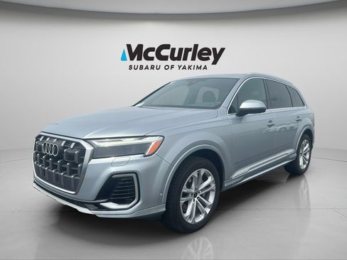 Used 2025 Audi Q7 3.0T Premium Plus AWD/4WD image 2
