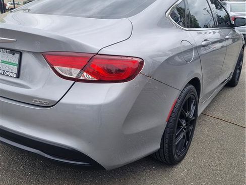 Used 2016 Chrysler 200 LX FWD image 5