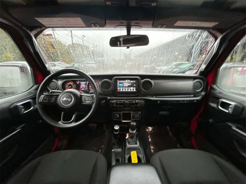 Used 2022 Jeep Wrangler Unlimited Sport image 16