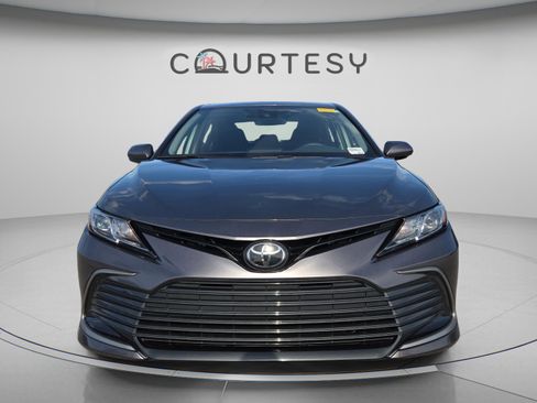 Used 2024 Toyota Camry LE image 4