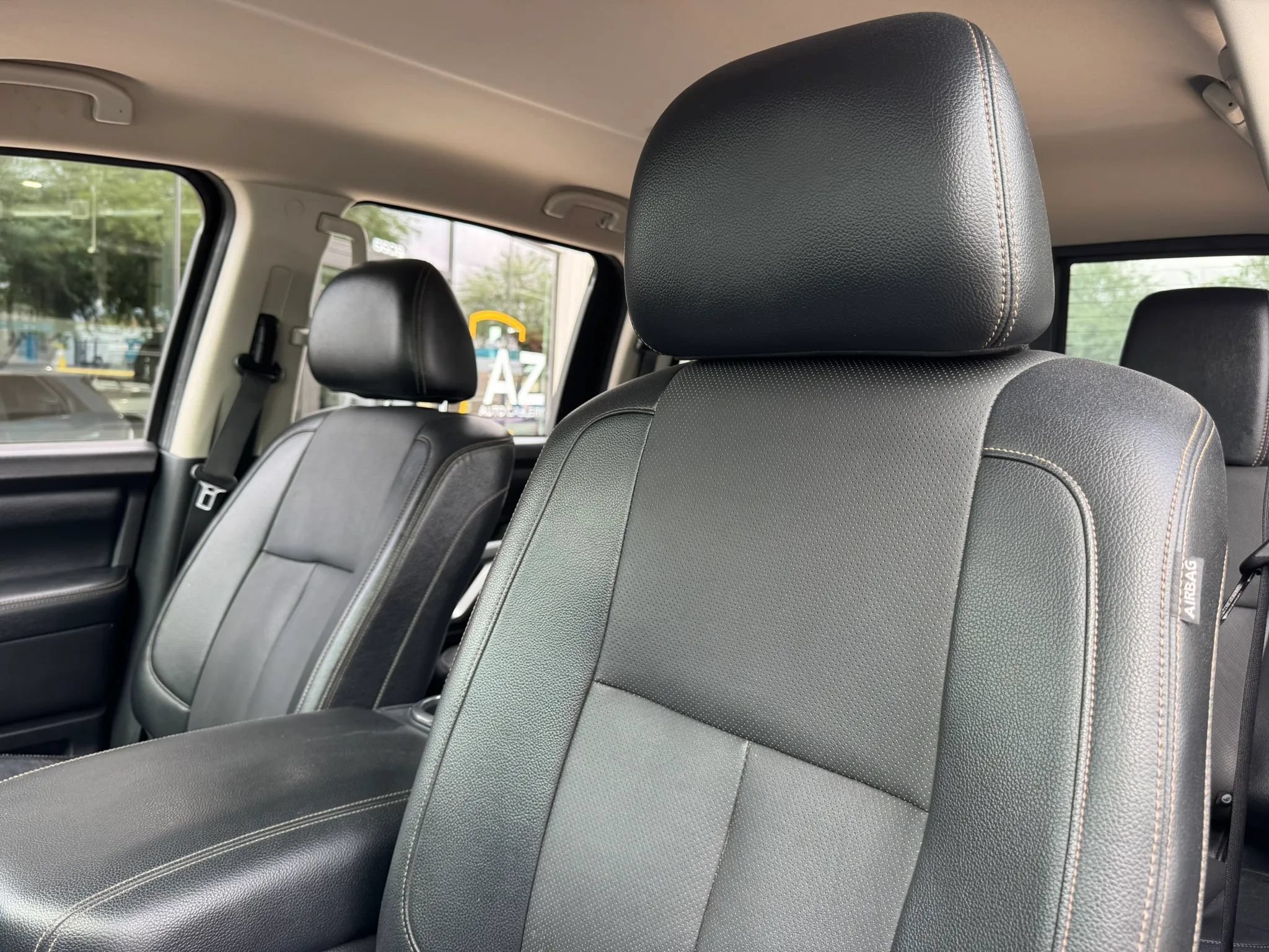 Used 2017 Nissan Titan SL AWD/4WD image 12