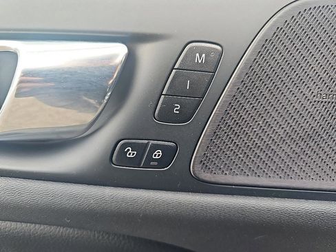 Used 2020 Volvo S60 T6 Inscription image 12