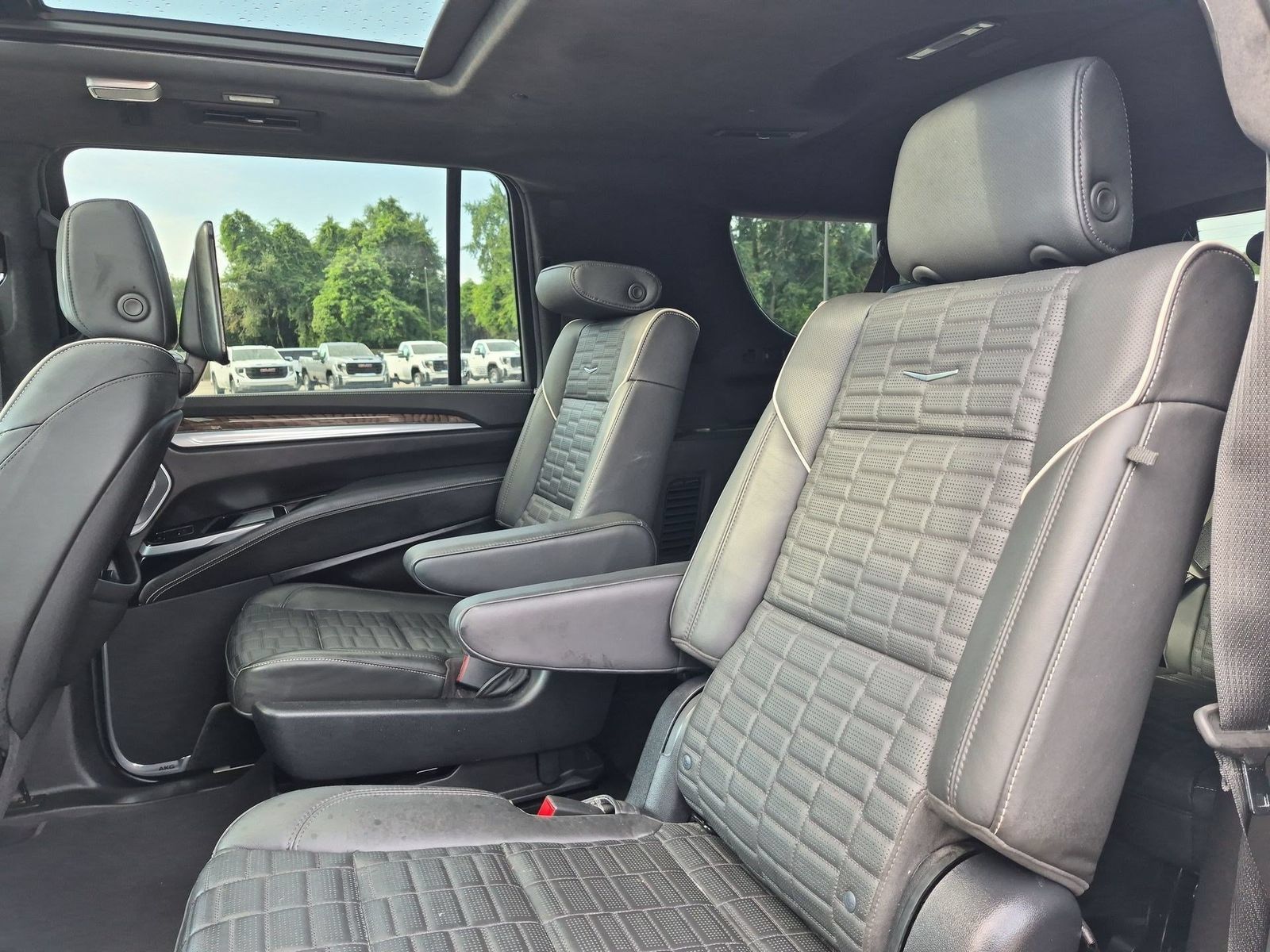 Certified 2025 Cadillac Escalade ESV Sport Platinum AWD/4WD image 25