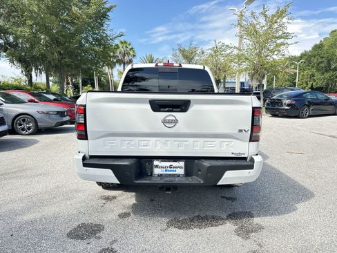 Used 2024 Nissan Frontier SV w/ SV Convenience Package RWD image 5