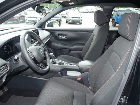 Used 2025 Honda HR-V Sport image 2