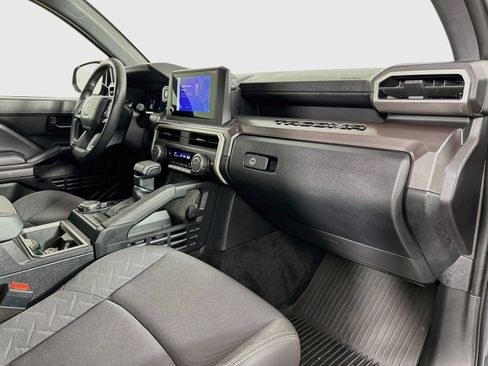 Certified 2025 Toyota Tacoma SR5 AWD/4WD image 27