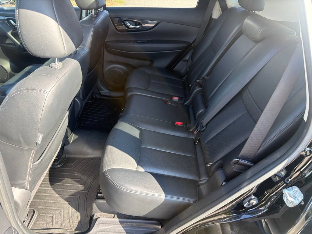 Used 2018 Nissan Rogue SL w/ Premium Package FWD image 22