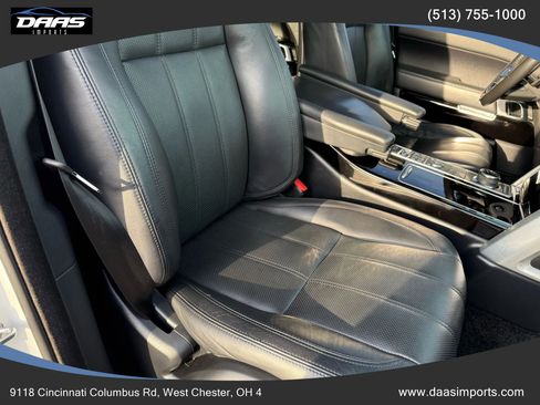 Used 2017 Land Rover Range Rover HSE image 33