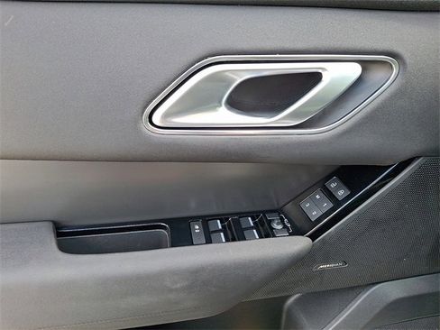 Used 2025 Land Rover Range Rover Velar Dynamic SE image 12