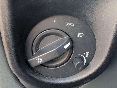 Used 2011 Aston Martin DB9 Volante image 24