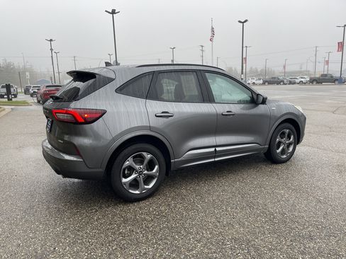Certified 2023 Ford Escape ST-Line Select w/ Tech Pack #2 AWD/4WD image 3