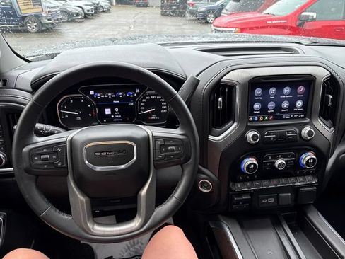 Used 2023 GMC Sierra 3500 Denali w/ Denali Black Diamond Edition AWD/4WD image 10