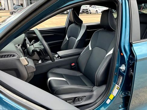 Used 2025 Toyota Camry SE w/ Multimedia Upgrade Package image 8