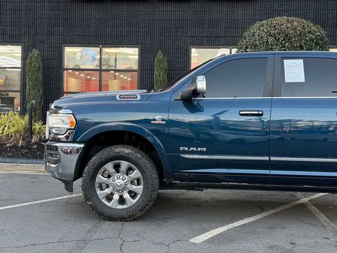 Used 2022 RAM 2500 Limited image 9