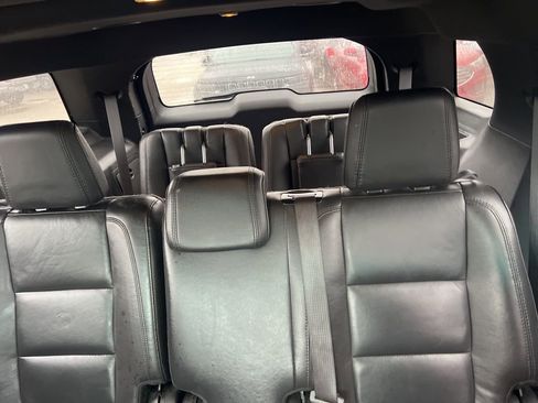 Used 2015 Ford Explorer XLT w/ Equipment Group 202A image 19