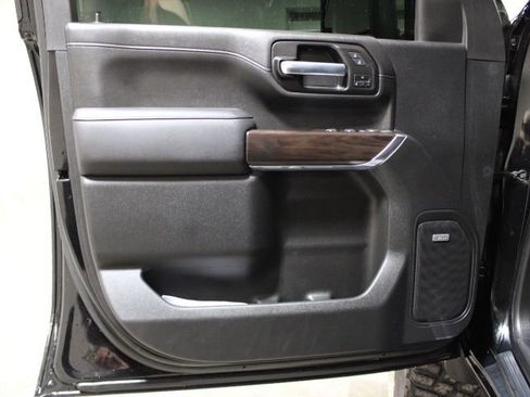 Used 2020 GMC Sierra 3500 SLT w/ SLT Convenience Package image 18