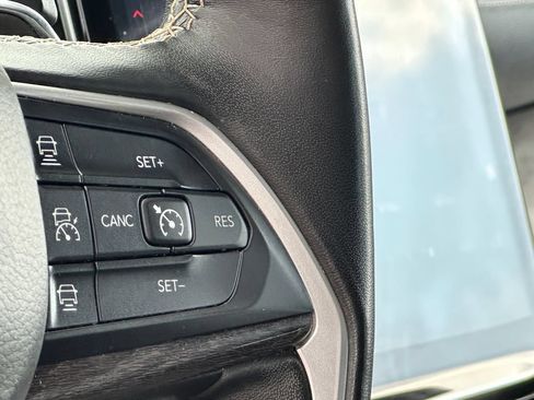 Used 2021 Jeep Grand Cherokee L Limited AWD/4WD image 26