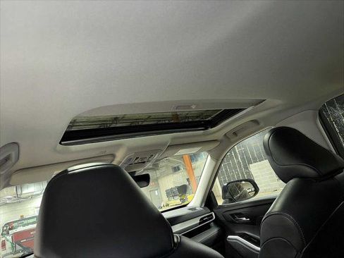 Used 2022 Toyota Highlander XLE image 25