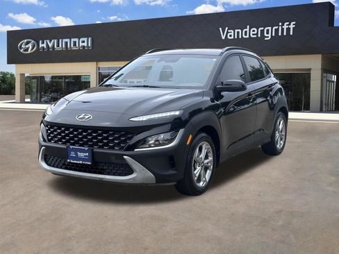 Used 2023 Hyundai Kona SEL FWD image 2