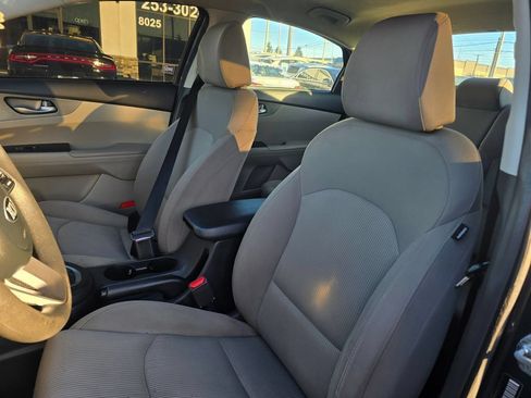 Used 2019 Kia Forte LXS FWD image 23