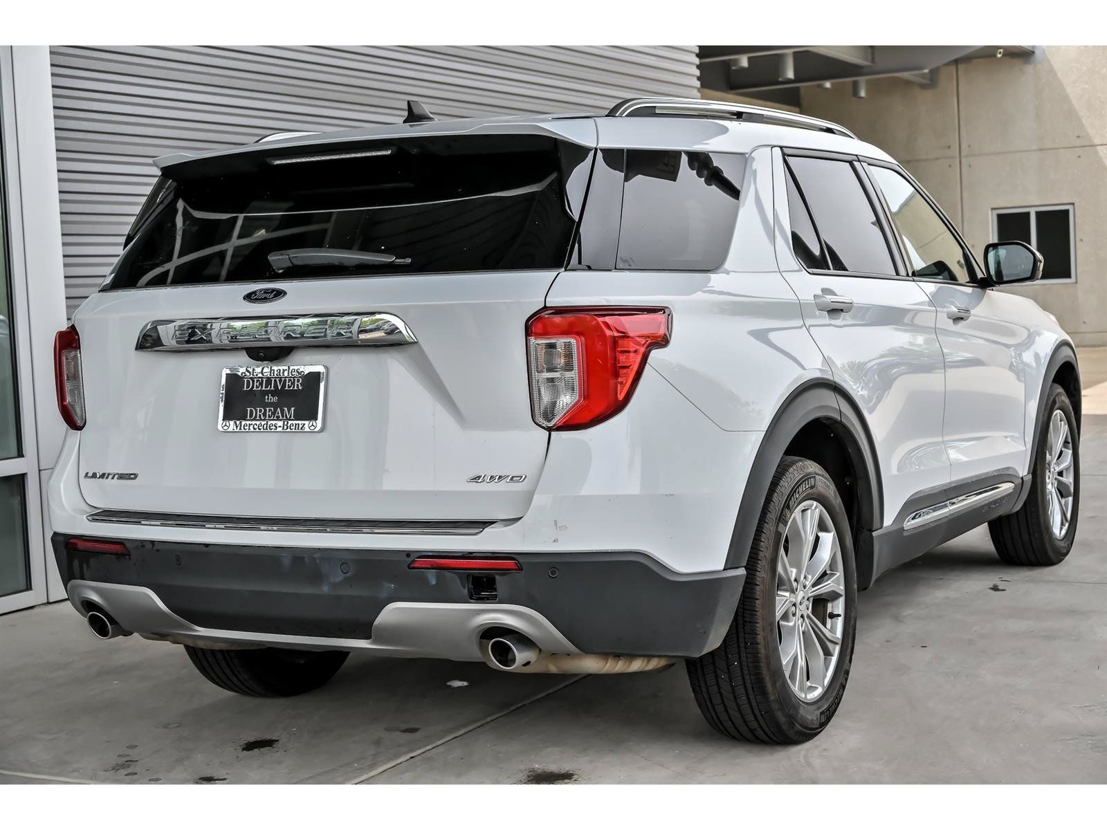 Used 2023 Ford Explorer Limited AWD/4WD image 8