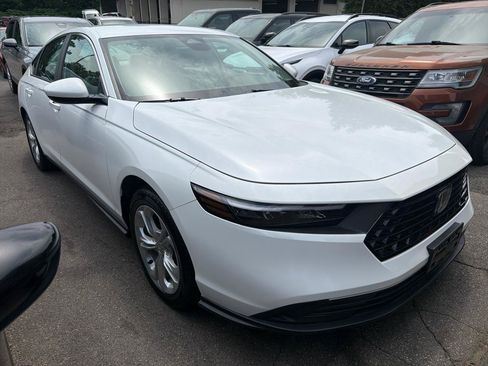 Used 2023 Honda Accord LX image 3