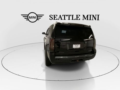 Used 2019 GMC Yukon SLT w/ Graphite Performance Edition image 9