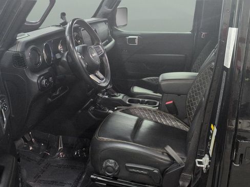 Used 2023 Jeep Wrangler Unlimited Sahara AWD/4WD image 8