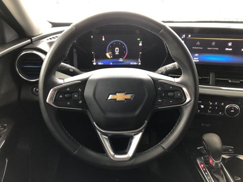 Used 2025 Chevrolet Trax LT w/ Driver Confidence Package FWD image 14