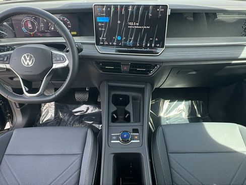 New 2026 Volkswagen Tiguan SE AWD/4WD image 26