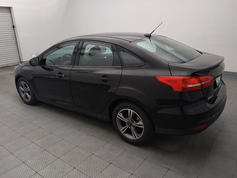 Used 2018 Ford Focus SE w/ SE Appearance Package FWD image 3