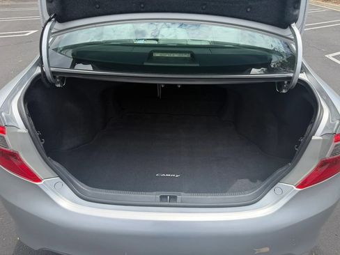Used 2012 Toyota Camry XLE FWD image 18