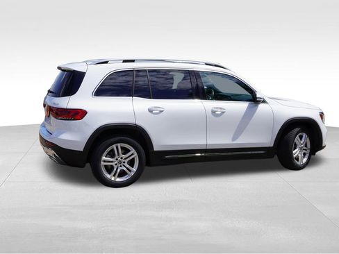 Used 2022 Mercedes-Benz GLB 250 4MATIC image 4