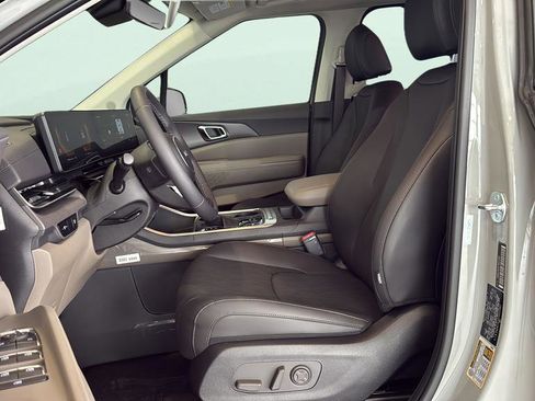 New 2026 Kia Carnival EX FWD image 13