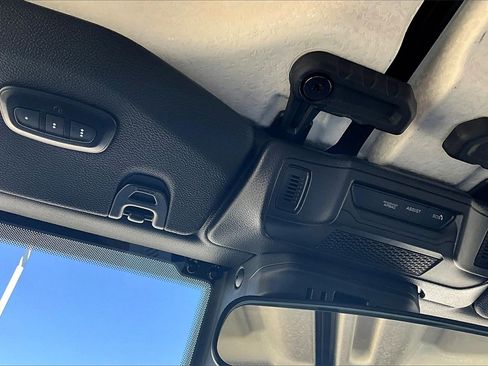 New 2025 Jeep Gladiator Mojave w/ Convenience Group image 27