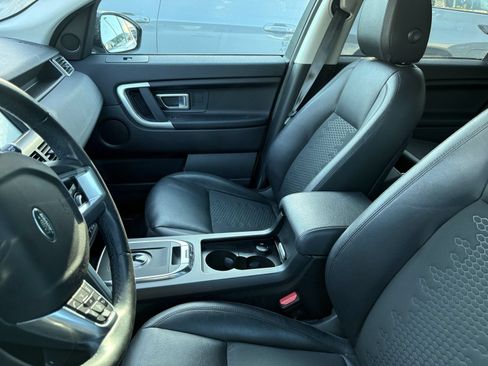 Used 2019 Land Rover Discovery Sport SE AWD/4WD image 11