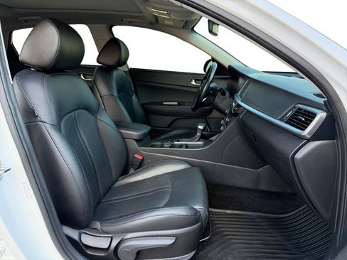 Used 2020 Kia Optima SE image 18