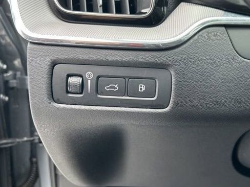 Used 2019 Volvo XC60 T8 R-Design w/ Advanced Package image 22