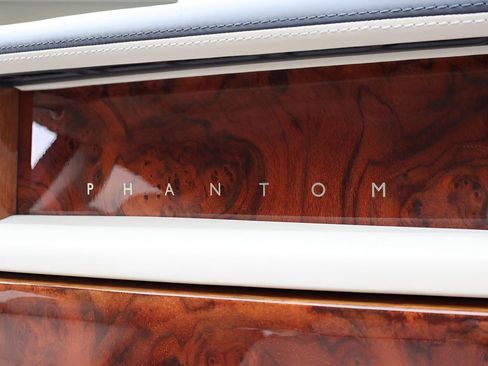 Certified 2016 Rolls-Royce Phantom Base image 28