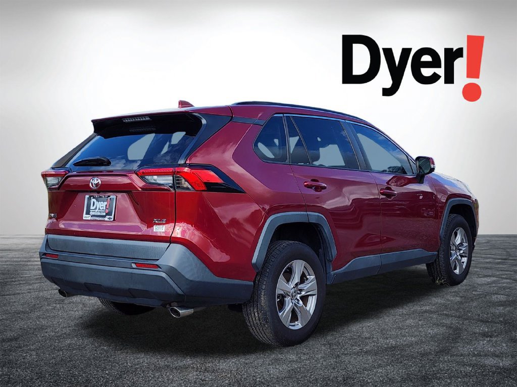 Used 2022 Toyota RAV4 XLE FWD image 4