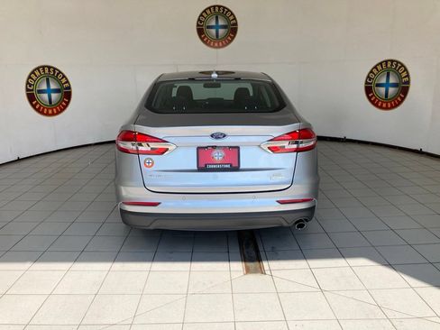 Used 2020 Ford Fusion SE FWD image 21
