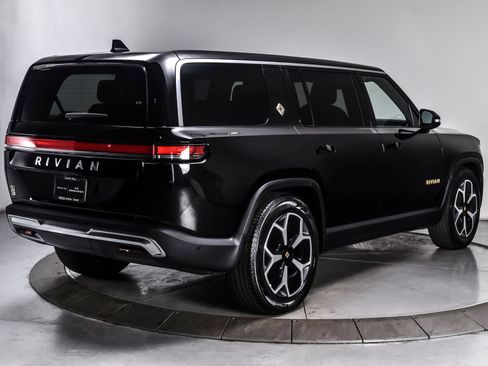 Used 2024 Rivian R1S Adventure AWD/4WD image 6