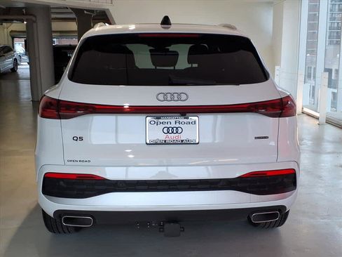 Certified 2025 Audi Q5 Premium w/ Convenience Package image 5