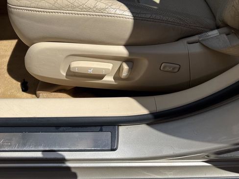 Used 2012 Lexus ES 350 4dr Sdn image 33