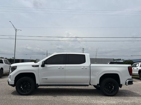 Used 2025 GMC Sierra 1500 AT4 w/ AT4 Premium Package AWD/4WD image 13