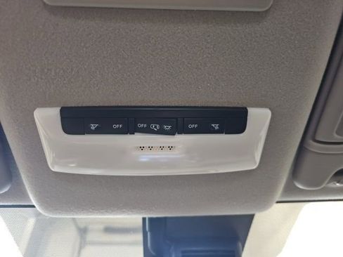 Used 2024 Nissan Versa SR w/ Trunk Package image 17