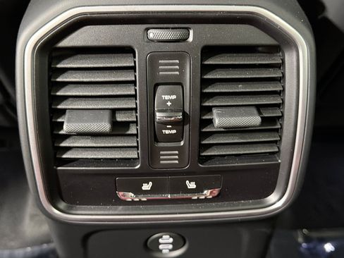 Certified 2026 Porsche Macan AWD/4WD image 20