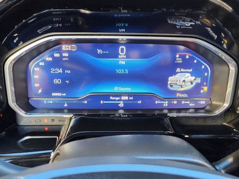 Used 2024 Chevrolet Silverado 3500 LT image 17