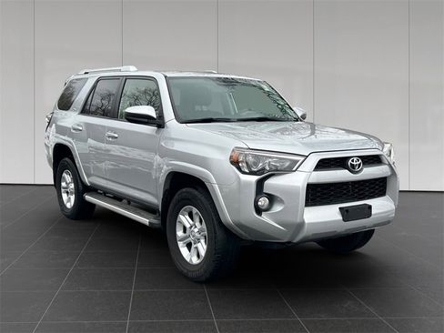 Used 2017 Toyota 4Runner SR5 image 7